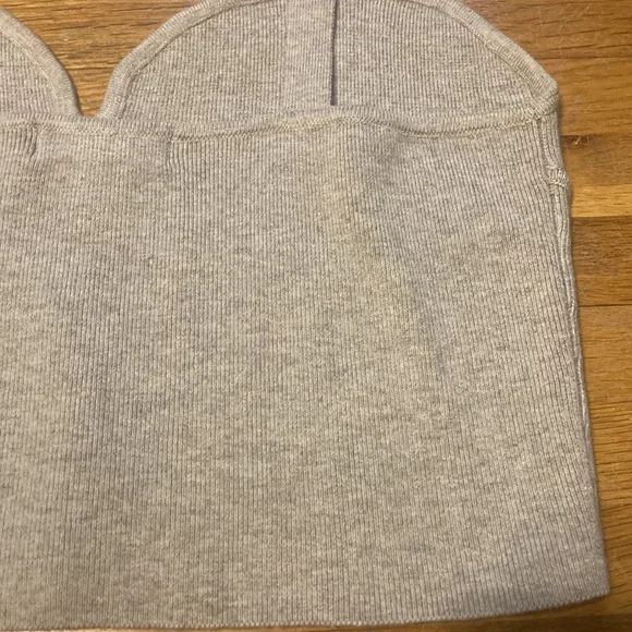 *last chance* NWOT. H&M | Women’s cropped grey/brown tank top. Never worn!! - Picture 14 of 15